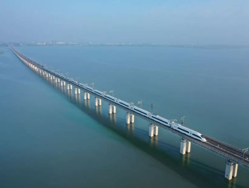 Este puente conecta Pekín y Shanghai, dos de las ciudades más grandes del mundo.
