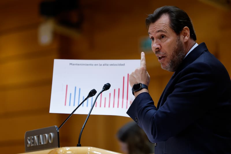 MADRID, 29/01/2026.- El ministro de Transportes, Óscar Puente, comparece este jueves en el Senado a petición del PP para dar cuenta de los accidentes ferroviarios en Adamuz (Córdoba) y Gelida (Barcelona), además de los incidentes continuados en el servicio de Rodalies en Cataluña. EFE/ Mariscal