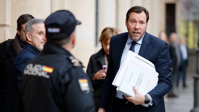 Óscar Puente anuncia en el Senado que acudirá al homenaje a las víctimas mientras el PP exige su dimisión