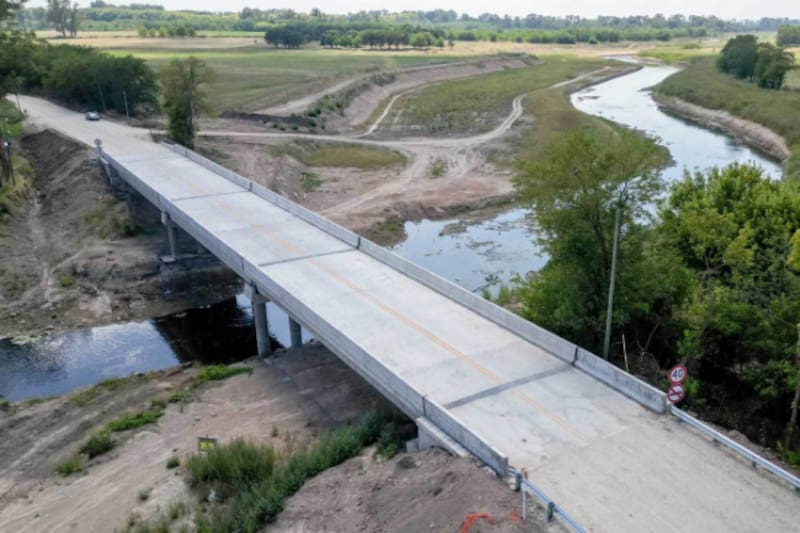 Remodelaron el puente Los Huesos en Luján