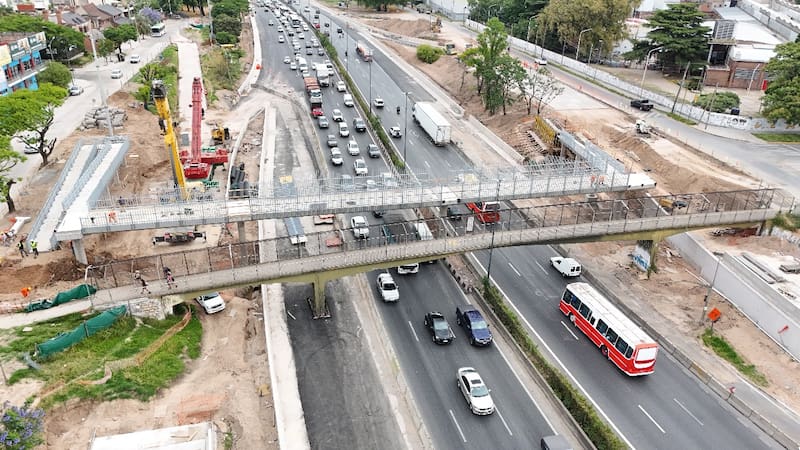 Nuevo puente sobre la autopista Dellepiane