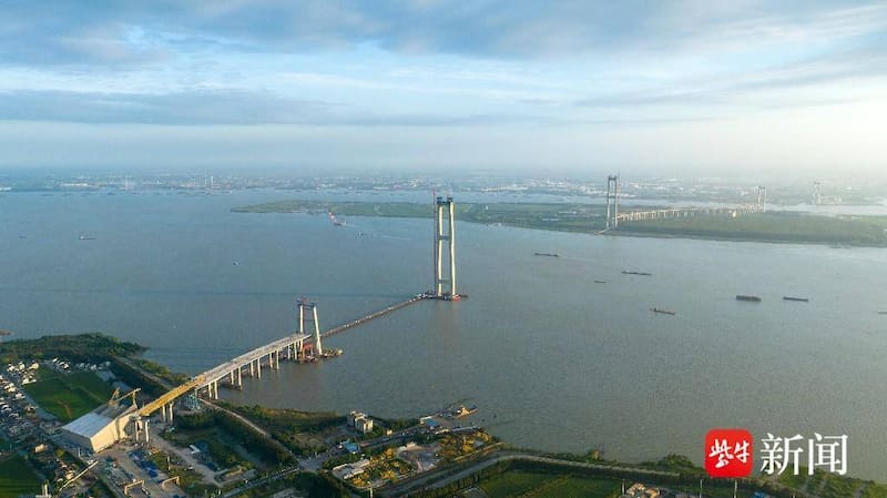 Puente Zhangjinggao sobre el río Yangtze en China.