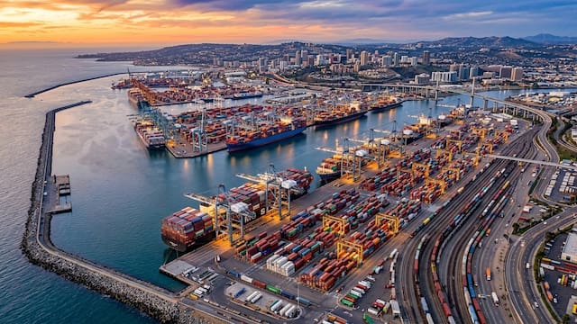 Lanzan 227 bloques de hormigón al mar para construir el puerto más grande del mundo: ocupará 1.370 hectáreas y tendrá más de 60 muelles