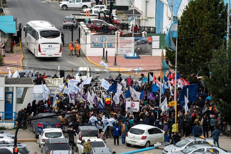 Manifestación en Ushuaia por la intervención del puerto.