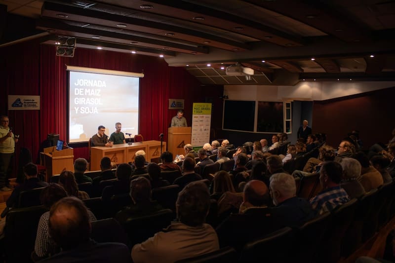 Mariano Carrillo, presidente interino del Consorcio de Gestión de Puerto Quequén destacó la importancia de fortalecer la articulación entre los distintos actores que integran la cadena agroindustrial.