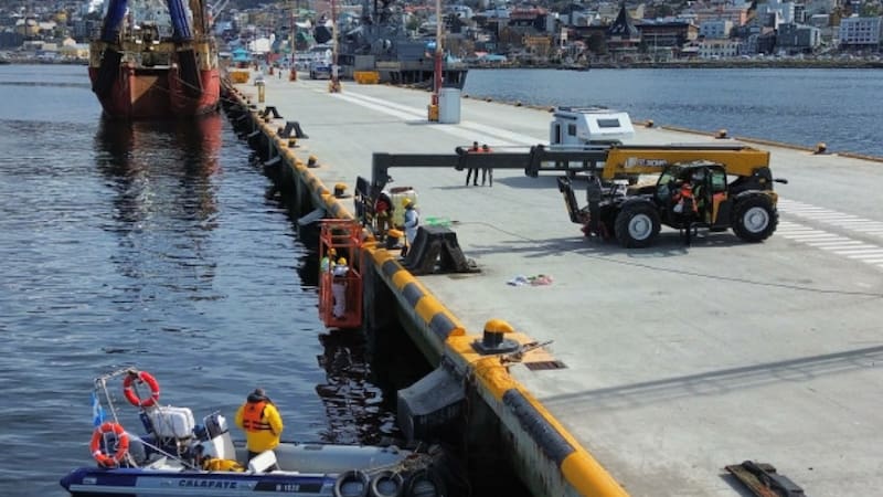 Avanzan las obras en el puerto de Ushuaia.