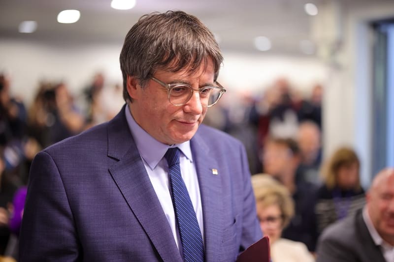Puigdemont convoca a los medios en Waterloo tras abrir la justicia la puerta a su regreso.