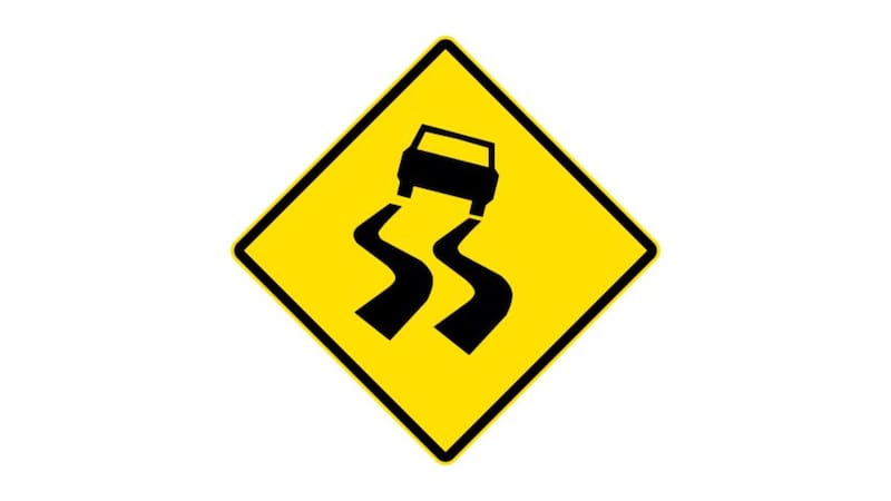 Qué significa la señal de tránsito de un auto derrapando con fondo amarillo: por qué es importante en las normas vigentes de Argentina