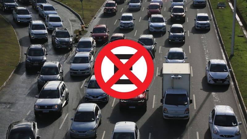 Qué significa la señal de tránsito que tiene la letra E doblemente tachada y por qué es importante saberlo: no es prohibido estacionarse
Fuente: Shutterstock / Canva
