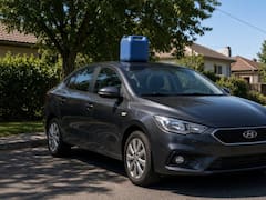 Por qué ponen una botella de agua arriba de los autos usados: código secreto