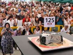 Es considerado el mejor queso azul y el más caro del mundo: fue vendido por 37.500 euros y batió un récord