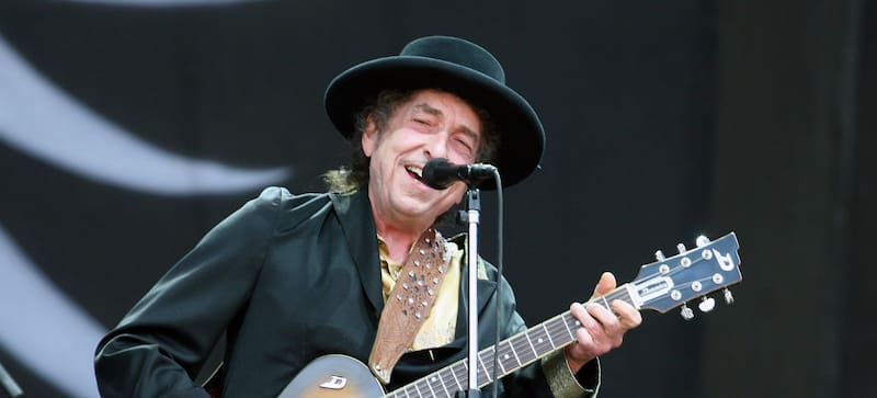 Quién es Bob Dylan y por qué cambió la música.