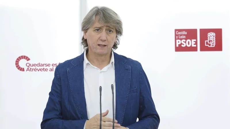 Quién es Carlos Martínez, el candidato del PSOE en Castilla y León que es apoyado por Pedro Sánchez. Foto: EFE