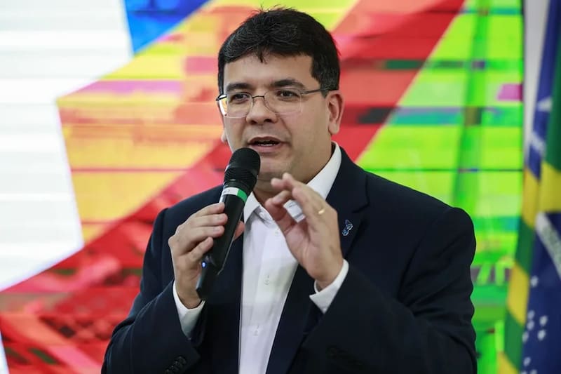 Matemático de 41 años, Fonteles es gobernador reelecto del estado de Piauí y tiene un perfil técnico y fiscalista.