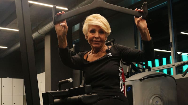 La mujer de 85 años lleva una vida activa.