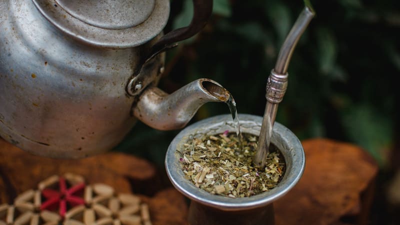 Ranking definitivo: destronó a la yerba mate más vendida y se convirtió en la más elegida por los argentinos con 50 millones de kilos vendidos
Fuente: Shutterstock