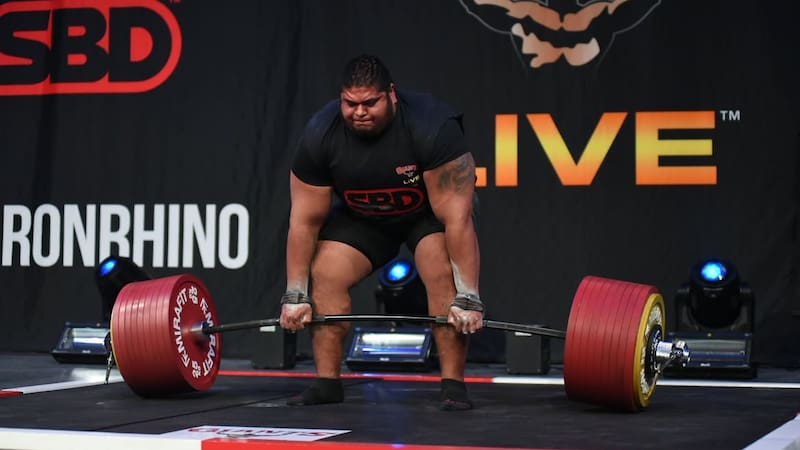 Es mexicano, se convirtió en el hombre más fuerte del mundo y reveló su técnica: “Entrenamiento de 6 horas, descanso de 8 y hasta 6,000 calorías diarias”.