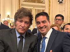 El nuevo vocero debuta en un acto junto al Presidente en el think tank libertario