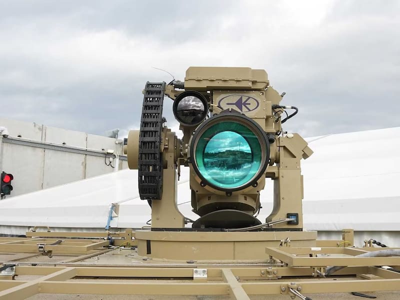 Israel introduce una tecnología que redefine ese paradigma: un sistema láser militar operativo capaz de neutralizar amenazas aéreas en segundos y a un costo mínimo. Imagen: archivo.