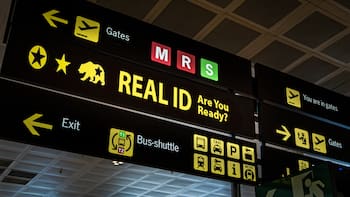 Volar dentro de Estados Unidos: la lista completa de documentos que se aceptan para subir el avión en 2026 y qué hacer cuando no se tiene ninguno