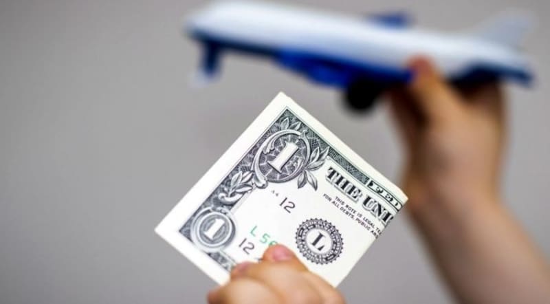 Recargos para el turismo y los pagos con tarjeta en dólares: ARCA cobra una percepción del 30% sobre Ganancias o Bienes Personales