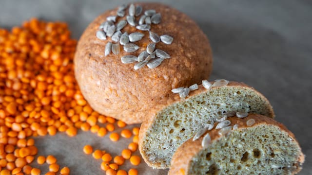 Cómo hacer pan casero sin horno y sin harina: receta fácil para principiantes