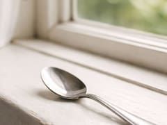 Poner una cuchara en la ventana: por qué recomiendan hacerlo y para qué sirve