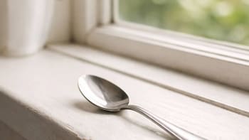 Poner una cuchara en la ventana: por qué recomiendan hacerlo y para qué sirve