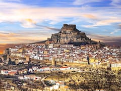 El pueblo oculto entre antiguas murallas, tiene menos de 3000 habitantes y fue reconocido por Naciones Unidas