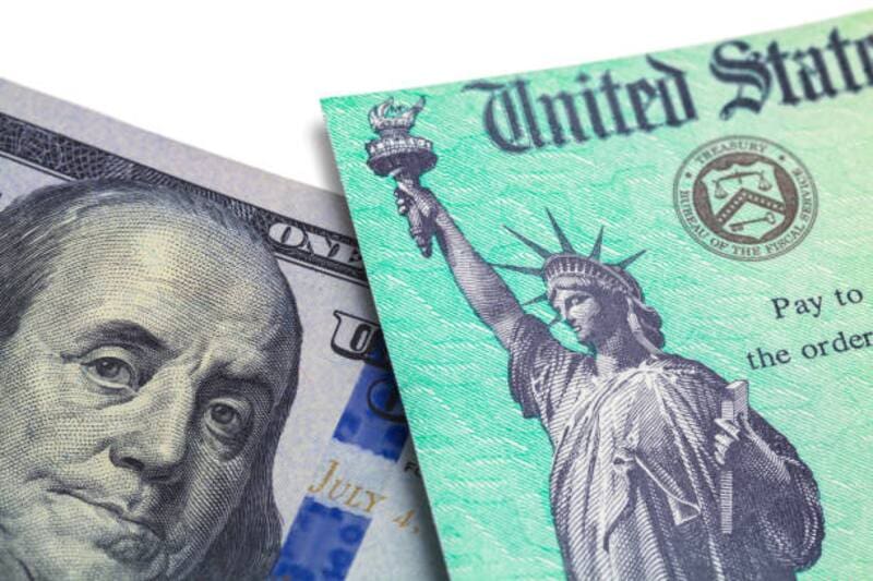 Nueva York está entregando cheques estímulo a las familias de ingresos moderados. Fuente: archivo.