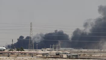 Irán bombardeó una refinería de Aramco, la mayor petrolera del mundo, en Arabia Saudita