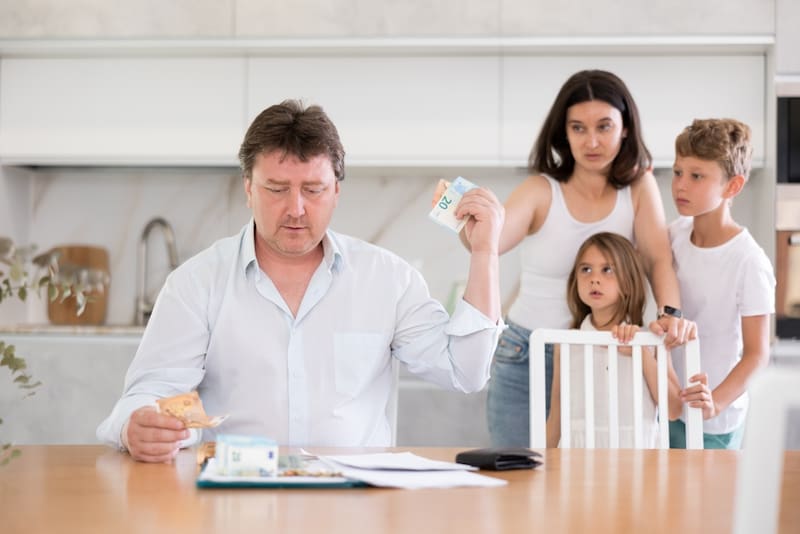 Las personas que quieran ocupar cargos públicos o contraer matrimonio por lo civil, deberan tramitar la constancia de no deudor alimentario moroso.
