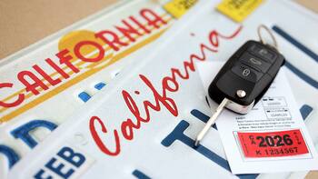 Cómo renovar en línea el registro vehicular de California y quiénes no tienen permitido hacerlo