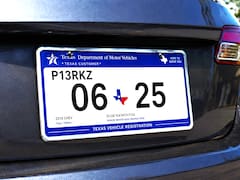 Es oficial | El DMV en Texas prohibirá el registro de vehículos y bloquea el trámite a las personas que no cumplan con este requisito obligatorio