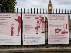 Crisis migratoria | Zia Yusuf, político británico, carga contra la guía para migrantes: “El Gobierno sabe que son una amenaza” y explica “cómo no ser un violador”