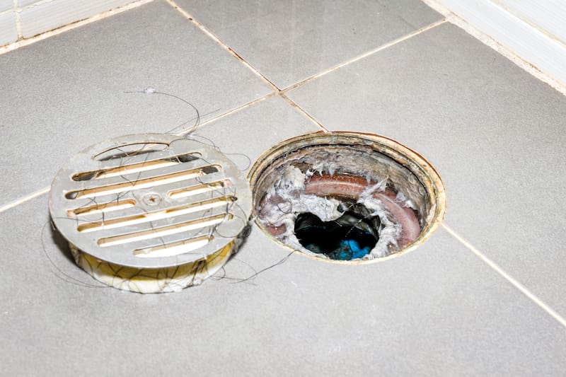 Ponerle papel aluminio a la rejilla ayuda a combatir distintos problemas de higiene.