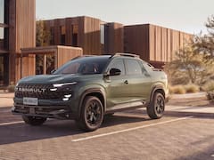 Renault devela su nueva pickup argentina y amplía la inversión: fabricará una versión híbrida en Córdoba