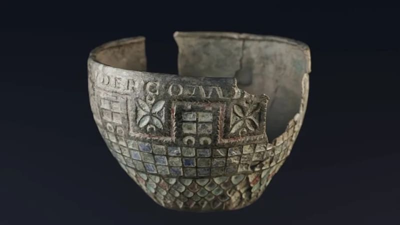 La reconstrucción 3D ayuda a los investigadores a visualizar el aspecto de la copa y a planificar una restauración sin borrar las huellas de su historia.