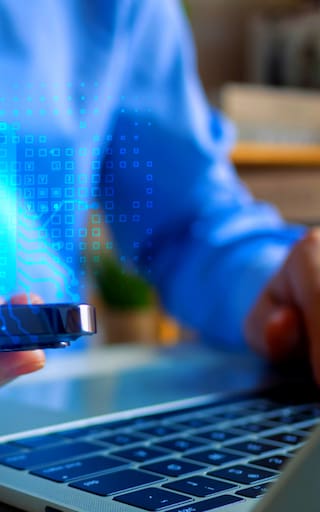 Una nueva billetera global llega a la Argentina: permite recibir dólares y hacer pagos en pesos