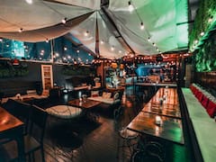 Renée: el bar con DJ en vivo, cocina gourmet y coctelería premium en pleno Palermo