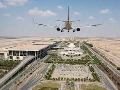 Renovaron el aeropuerto más grande del mundo: su tamaño es mayor al de las ciudades de Madrid y Barcelona juntas