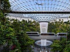 Renueven el mejor aeropuerto del mundo | Tiene una cascada dentro del edificio y recibirá 50 millones de pasajeros anuales