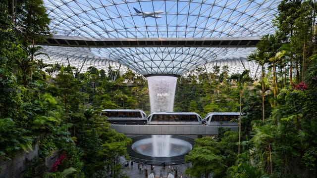 Renueven el mejor aeropuerto del mundo | Tiene una cascada dentro del edificio y recibirá 50 millones de pasajeros anuales