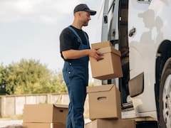 Estados Unidos busca más de 400,000 trabajadores de temporada para UPS y Amazon: qué tareas implican, cuánto pagan y cómo postularse