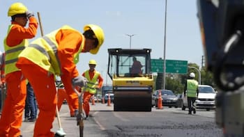 Es oficial: el Gobierno sacará toda la maquinaria a la calle para quitar los baches y mejorar la vía pública