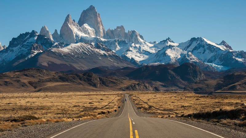 Repavimentan una ruta nacional clave que une a dos ciudades importantes de la Patagonia. Foto: Shutterstock