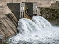 Tres energéticas se alistan para una guerra por las “otras” represas a privatizar