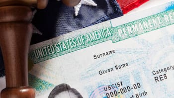 Oficial | USCIS advierte que quitará la ciudadanía a quienes hicieron esto para obtener sus papeles en Estados Unidos