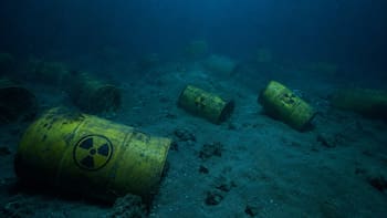 El hallazgo del siglo | Exploraban las aguas profundas del Atlántico y se chocaron con 200.000 barriles de peligrosos residuos radiactivos