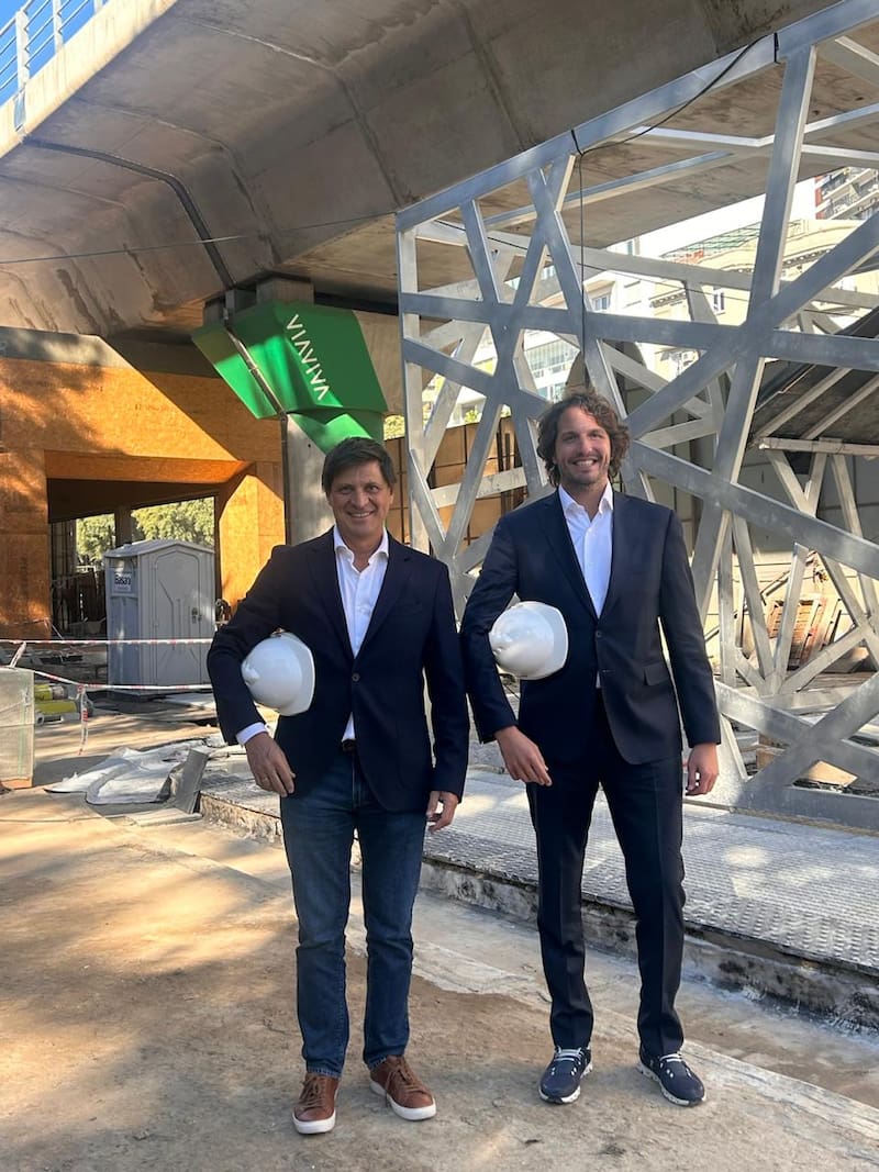 Paulo Gonzalez Toledo (Director de Obra, Curador y Coordinador General de Obra) y
Federico Pieruzzini (Presidente y CEO de Ditecar)